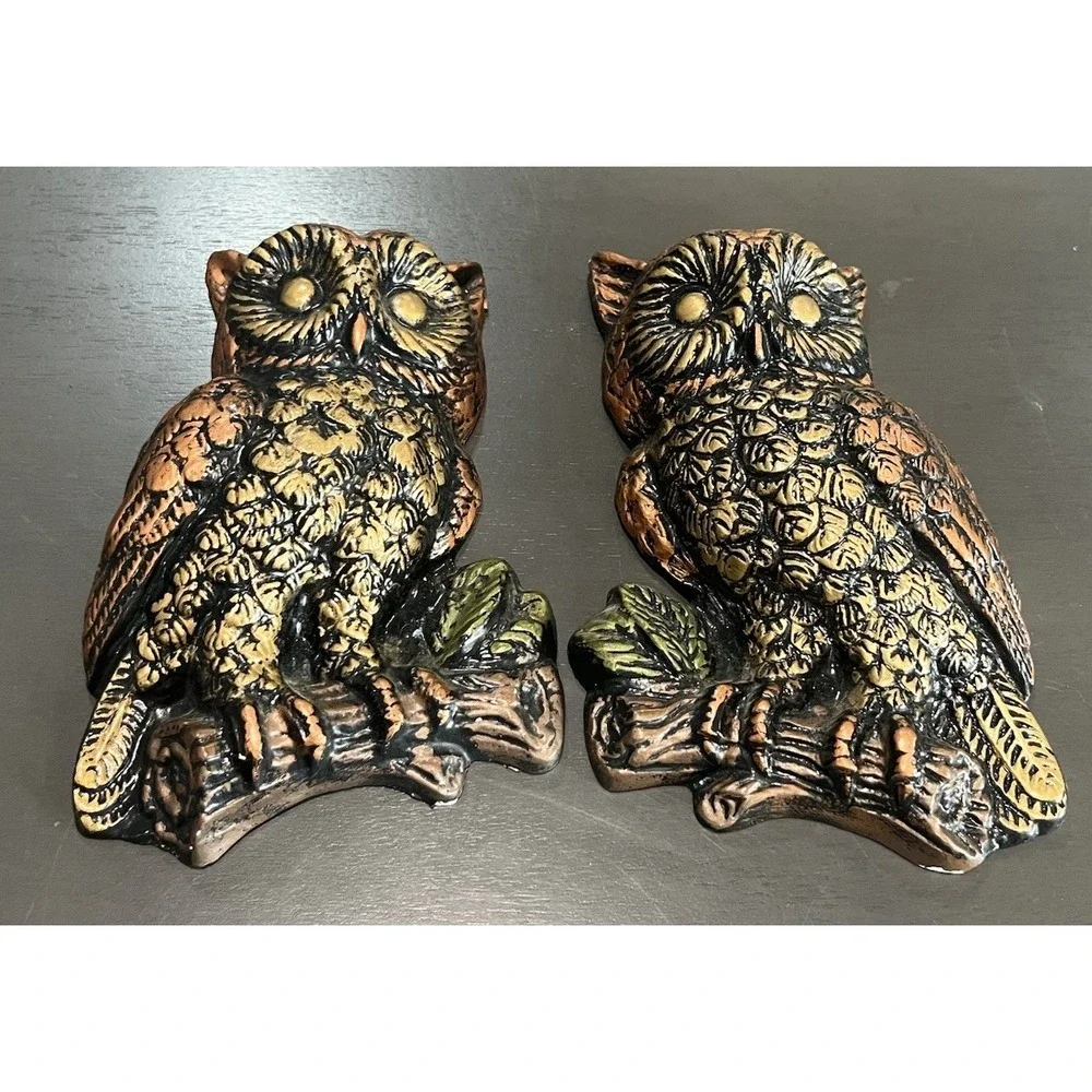 Vintage Pair of Chalkware Owls Hand Painted Wall Hanging Decor